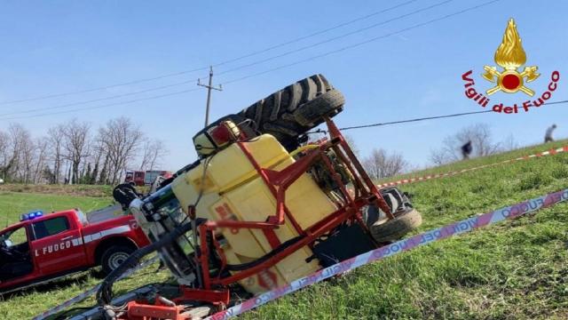 Belmonte Piceno, agricoltore trasportato con eliambulanza ad Ancona dopo essersi ribaltato con trattore