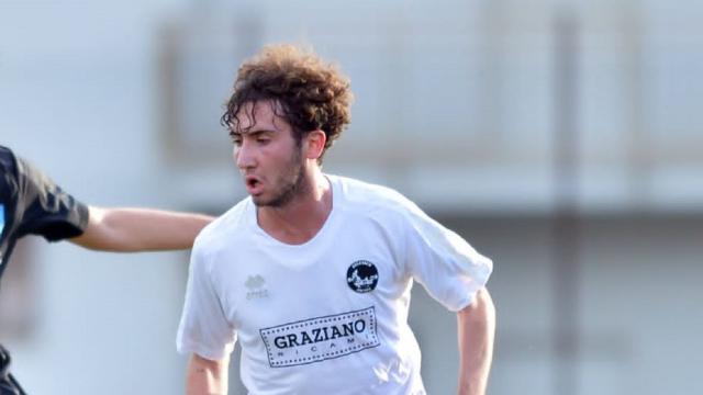 Atletico Ascoli, anche il centrocampista Capponi resta alla corte di mister Giandomenico