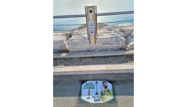 San Benedetto del Tronto, al Molo sud installati nuovi cestini per la raccolta dei mozziconi 