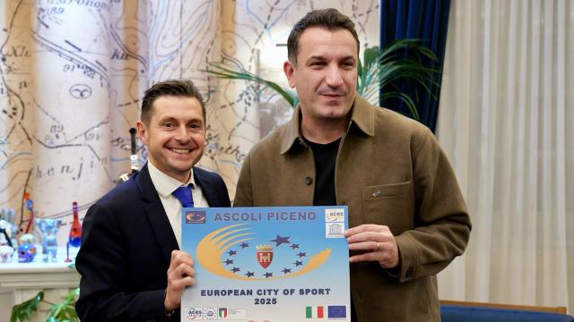Ascoli stringe la mano a Tirana. Viaggio del sindaco Fioravanti in Albania per realizzazione programmi congiunti
