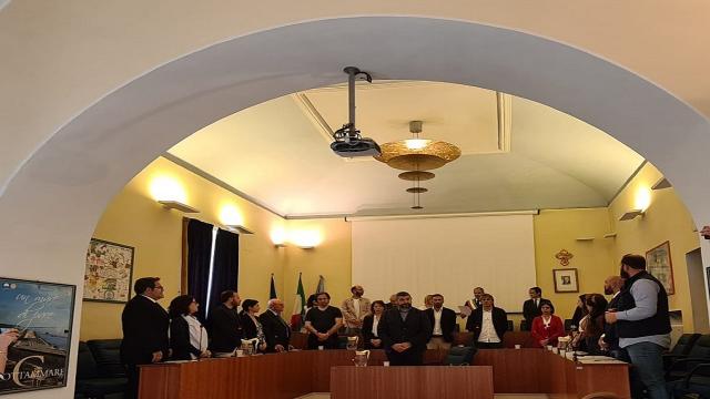 Grottammare, insediato a Palazzo Ravenna il nuovo Consiglio Comunale. Primo discorso per Rocchi