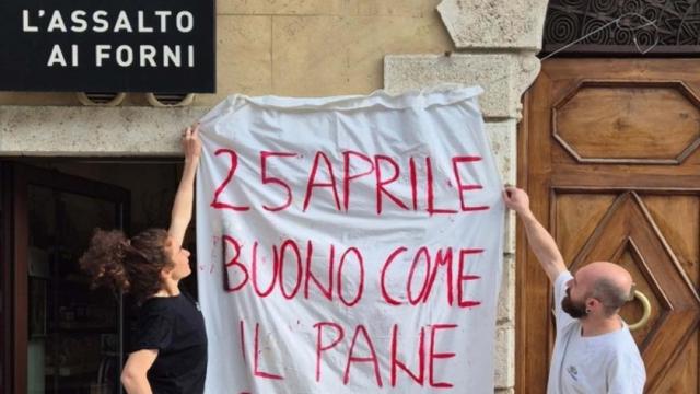 Ascoli Piceno, striscione 25 Aprile: Curti e Acciarri annunciano interrogazioni. La Polizia Locale: ''Mero controllo''
