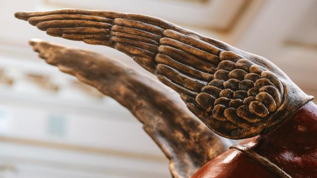 Al Teatro Filarmonici di Ascoli inaugurazione della scultura 'L’Inchino' dell'artista Teodosio Campanelli