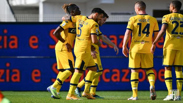 Spezia-Parma 2-2, highlights