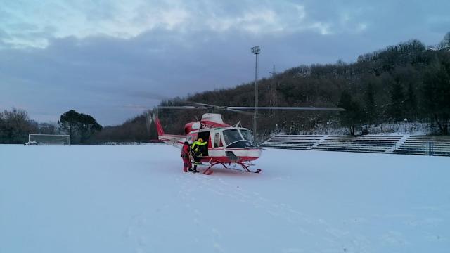 Acquasanta Terme, escursionista in difficoltà nelle Gole del Garrafo soccorso da elicottero Vigili del Fuoco 