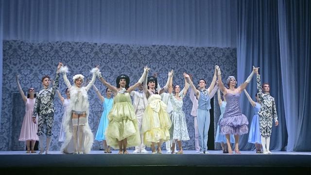 Ascoli, grande successo per 'Cenerentola'. La fiaba di Perrault fa registrare il tutto esaurito al 'Ventidio Basso'