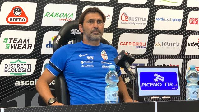 Ascoli Calcio, Viali: “Dovremo essere corti a Cosenza e non regalare spazi. Falasco giocherà titolare”