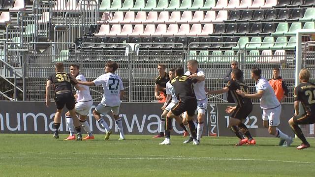 Serie B 33° turno: il Genoa affonda il Perugia, bene il Venezia. Pari del Frosinone a Cagliari