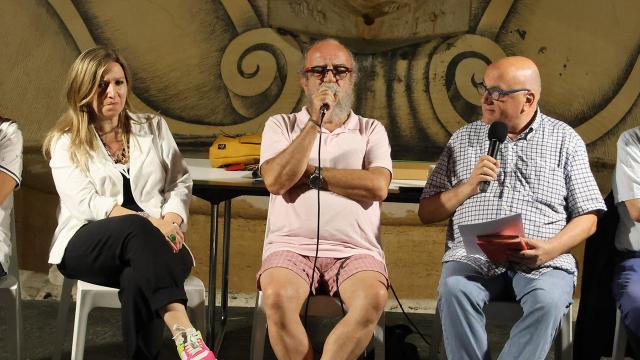 Giobbe Covatta conquista la Palazzina Azzurra a San Benedetto: “Ecco i miei viaggi in Africa”