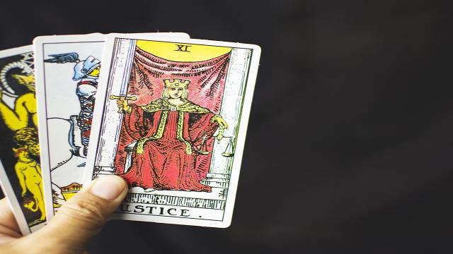 Cartomanzia: perché farsi leggere le carte