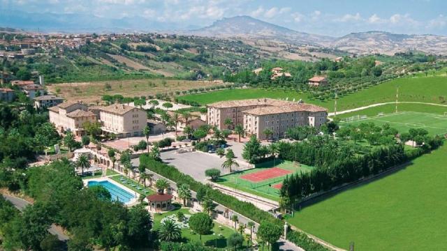 Hotel ''Casale'' Colli del Tronto, convention mondiale delle Camere di Commercio