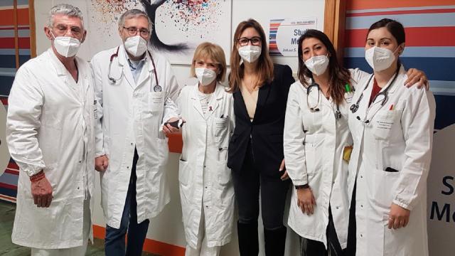 Ospedale San Benedetto del Tronto, donato ecografo portatile wireless alla U.O.C. Oncologia