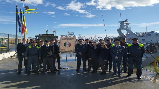 Guardia di Finanza, visita degli studenti del Liceo Tecnico-Scientifico Aeronavale 'Locatelli' di Grottammare