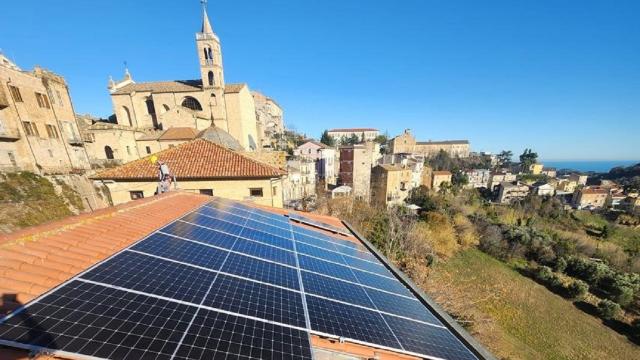 Banca del Piceno si illumina di verde. Inaugurati nuovi impianti fotovoltaici a Centobuchi e Acquaviva Picena