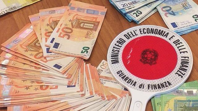 Guardia di Finanza Ancona: sequestrate banconote contraffatte per controvalore di 21mila euro. Denunciate tre persone
