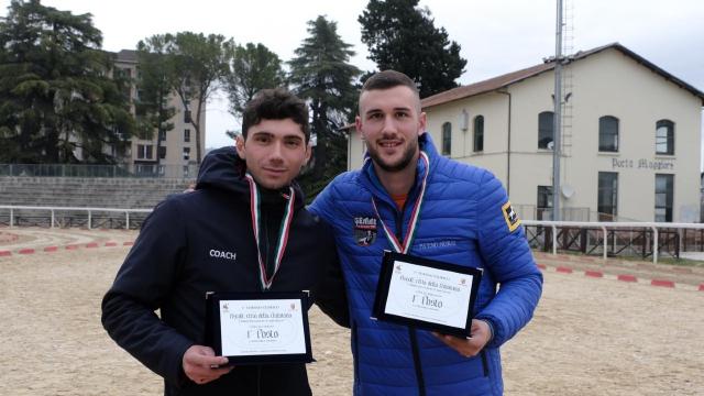 Quintana Ascoli Piceno, primo torneo storico cavalleresco: Melosso vince ancora al bersaglio. Gara all'anello a Savini 