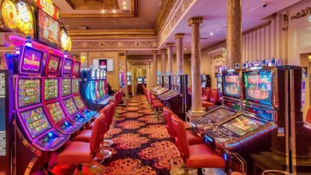 Scopri perché i casinò online impongono limiti ai prelievi: strategie di business e protezione dei giocatori