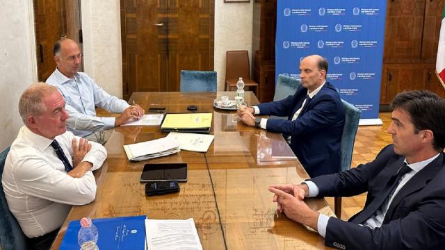 Regione Marche: ministro Urso incontra presidente Acquaroli, al centro il sostegno al settore della moda