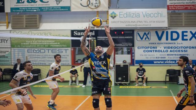 Pallavolo, Videx Grottazzolina sconfitta 3-0 da Aci Castello nella gara 1 della finale playoff 