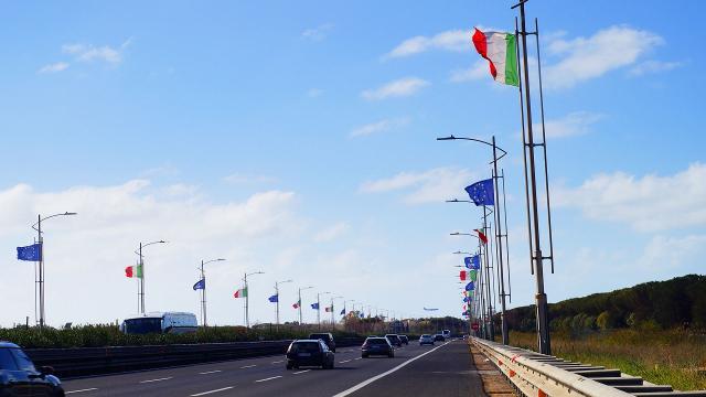 Anas: traffico intenso ma regolare nel weekend da bollino nero prima di Ferragosto