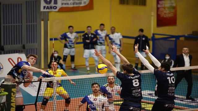 Pallavolo Serie A3, la Videx Grottazzolina vince gara 2 a Fano e vola in semifinale