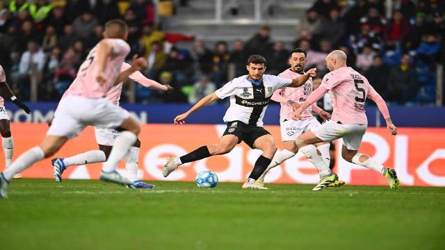 Serie B 16° turno: incredibile pari del Parma col Palermo. Como terzo, il Brescia si salva nel recupero a Reggio Emilia