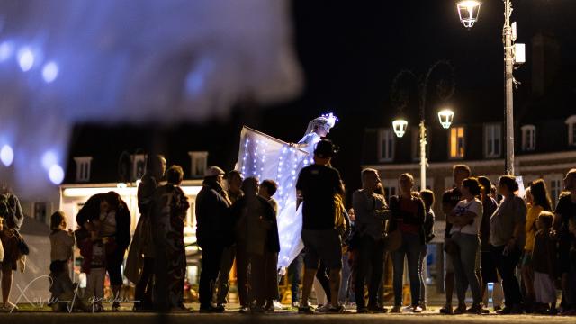 Compagnia dei Folli di Ascoli Piceno, grande successo di pubblico e critica a Montreuil-sur-mer in Francia
