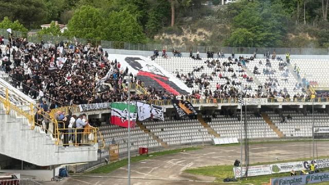 Ascoli Calcio, ammenda per lancio di tre petardi di media intensità. Marsura chiude con 4 ammonizioni