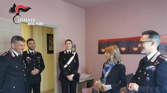 Carabinieri Ascoli Piceno, auguri speciali per ricorrenza 8 Marzo. Sempre in prima linea contro violenza sulle donne