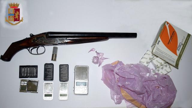San Benedetto del Tronto: lupara e dosi di cocaina in casa, arrestati due giovani pregiudicati