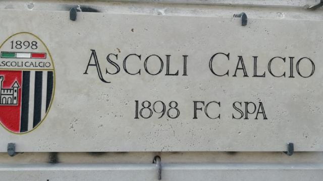 Ascoli Calcio, domanda d'iscrizione da depositare entro e non oltre il 4 Giugno. Tutti gli step previsti dal regolamento