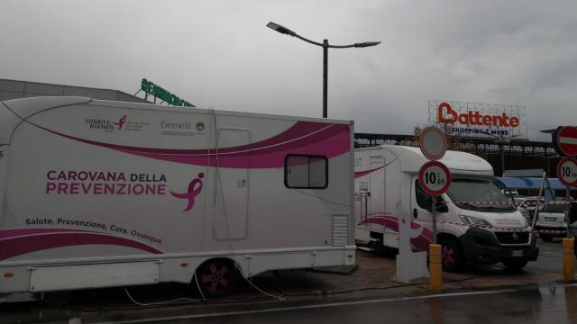 Carcinoma mammario, grande successo della Carovana della prevenzione ad Ascoli e San Benedetto