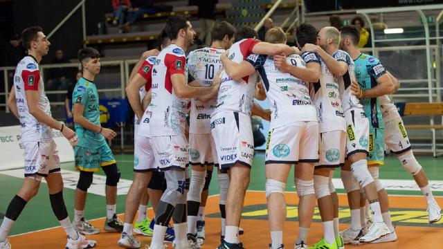 Pallavolo A2, la Yuasa Battery Grottazzolina passa 3-1 a Pordenone e consolida il primato