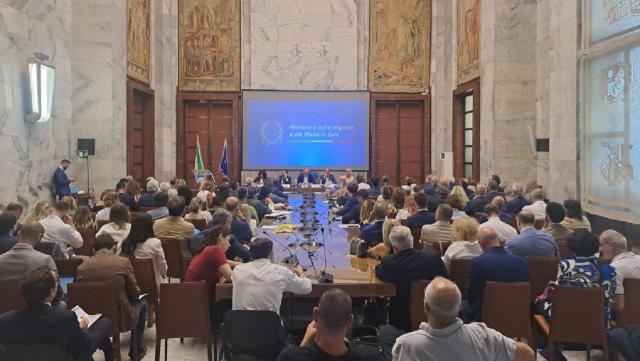Moda, dal tavolo al Mimit prime tiepide risposte alla crisi. Cna Picena: “Passi avanti ma servono ulteriori garanzie”