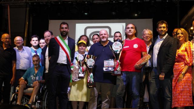 Successo per 52ª Sagra Porchetta Italica di Campli: partecipazione record per serata con spettacolo di Gianni Schiuma