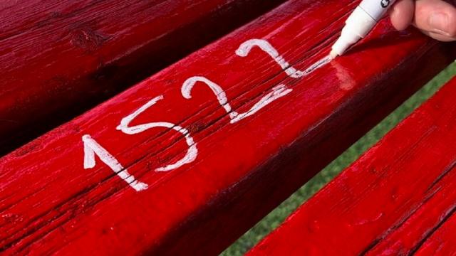 Ascoli-Gubbio, calciatori accompagnati in campo da 23 bambine con in mano una scarpa rossa contro violenza sulle donne