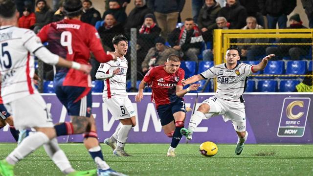 Serie C girone B 20° turno: il Sestri Levante del nuovo tecnico Longo torna al successo. 2-1 al Gubbio di Fontana