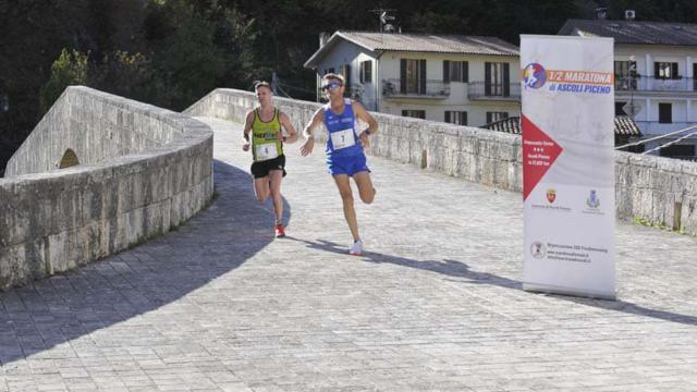 Acquasanta Terme ed Ascoli Piceno unite per la sesta volta dalla Mezza Maratona. Arrivo in Piazza Arringo