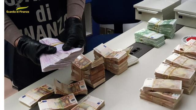Guardia di Finanza Ancona, operazione 'Ghost Broker': accertata illecita raccolta del risparmio per 15 milioni di euro