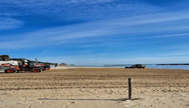 Grottammare: spiaggia, lavori in corso su tutto l’arenile