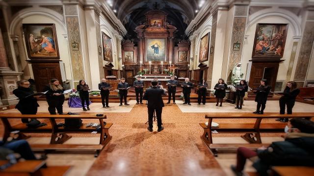Coro Giovanile Piceno, concerto di Natale alla chiesa di Santa Maria delle Grazie di Maltignano