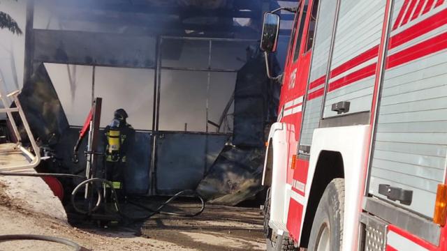 Roccafluvione, intervento dei Vigili del Fuoco per incendio in una baracca nella frazione Guandali 