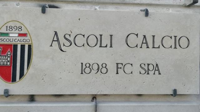 Ascoli Calcio, continua la ricerca di nuovi acquirenti. Accordo di riservatezza con professionista indicato da sindaco