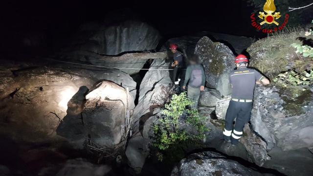 Acquasanta Terme, intervento notturno di Vigili del Fuoco e Soccorso Alpino per recupero escursionista in difficoltà 