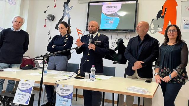 Ascoli Piceno: “Io Non Ci Casco”, illustrato vademecum con i consigli per evitare truffe agli anziani