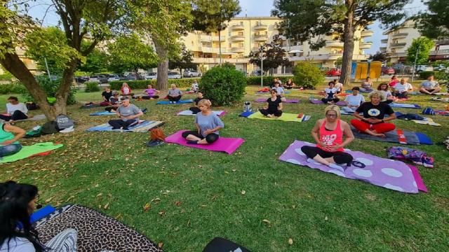 Monsampolo del Tronto, più di 50 persone per iniziativa ''Summer Yoga''