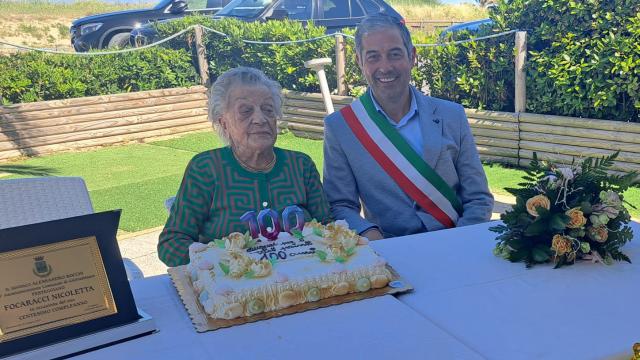 Grottammare, Nicoletta Focaracci compie 100 anni: il sindaco Rocchi partecipa ai festeggiamenti
