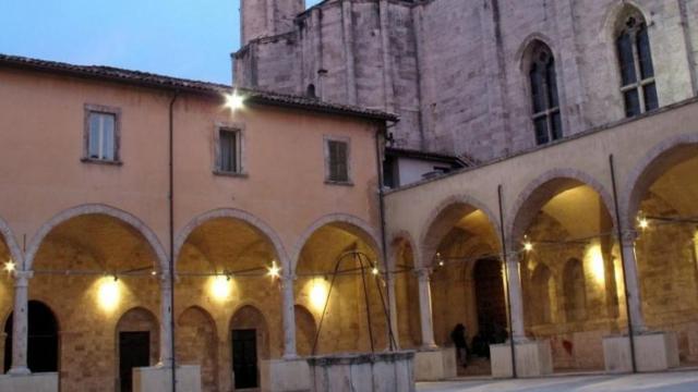 Ascoli Piceno, personale d'arte di Lucio Alfonzi al chiostro di San Francesco