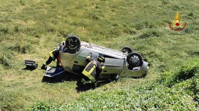 Monte Vidon Corrado, grave incidente sulla strada Valle Marina. Due feriti uno dei quali soccorso da eliambulanza