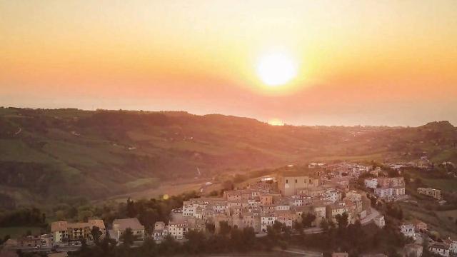Monteprandone, cerimonia di consegna della bandiera de 'I Borghi più belli d’Italia'